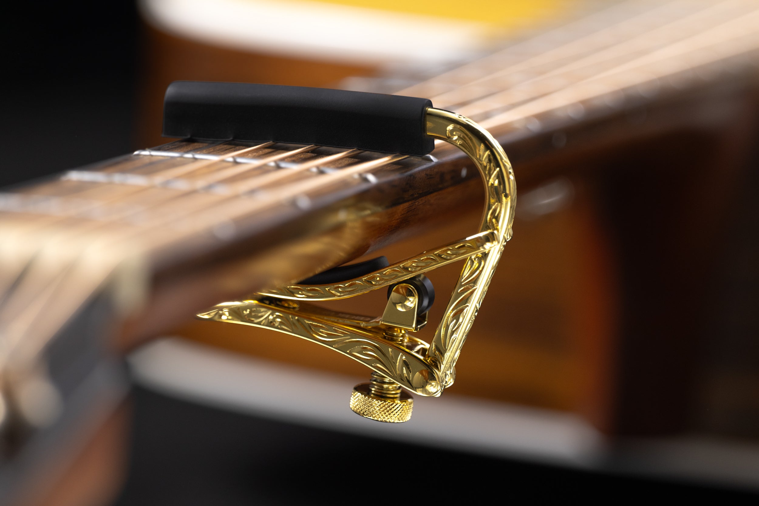 shubb-tommy-emmanuel-golden-cadence-kapo-f-r-steel-string-gitarre-graviert image 5