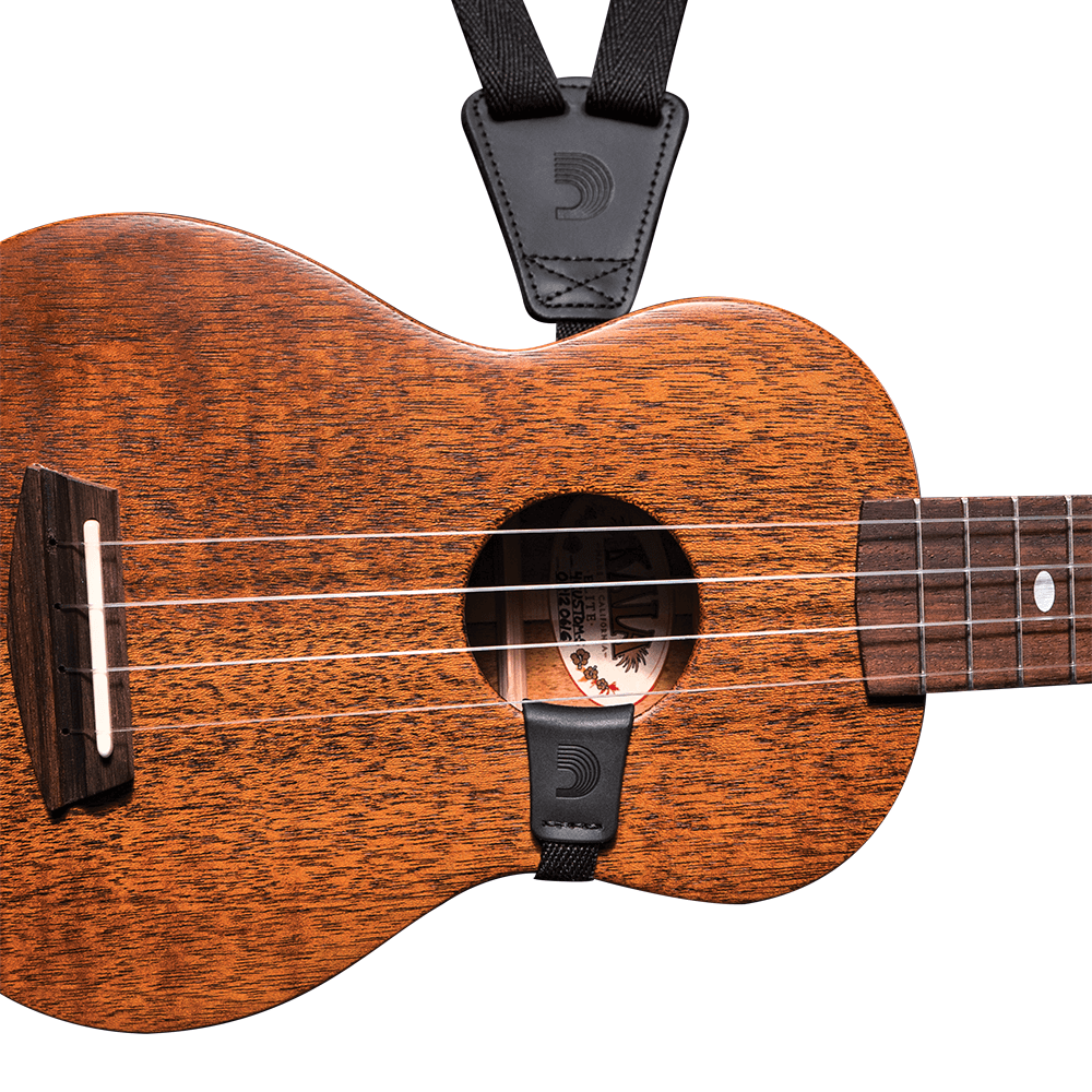 d-addario-eco-comfort-ukulele-gurt-soundhole-hook image 6