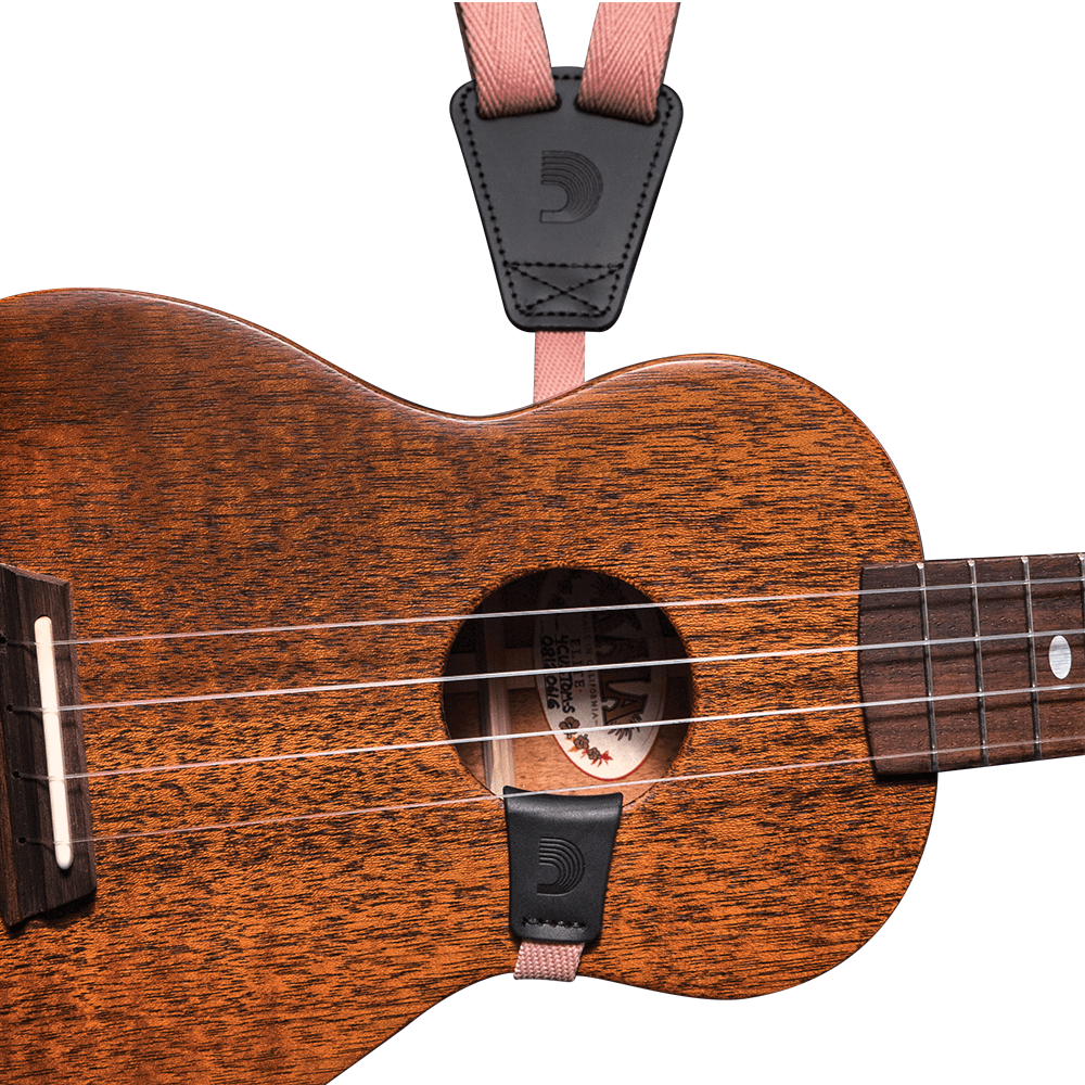 d-addario-eco-comfort-ukulele-gurt-soundhole-hook image 3