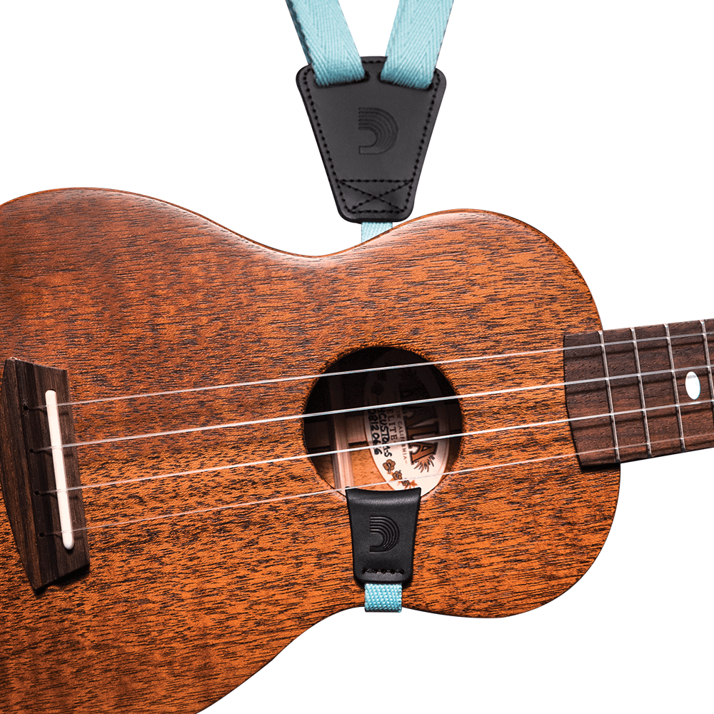 d-addario-eco-comfort-ukulele-gurt-soundhole-hook image 5
